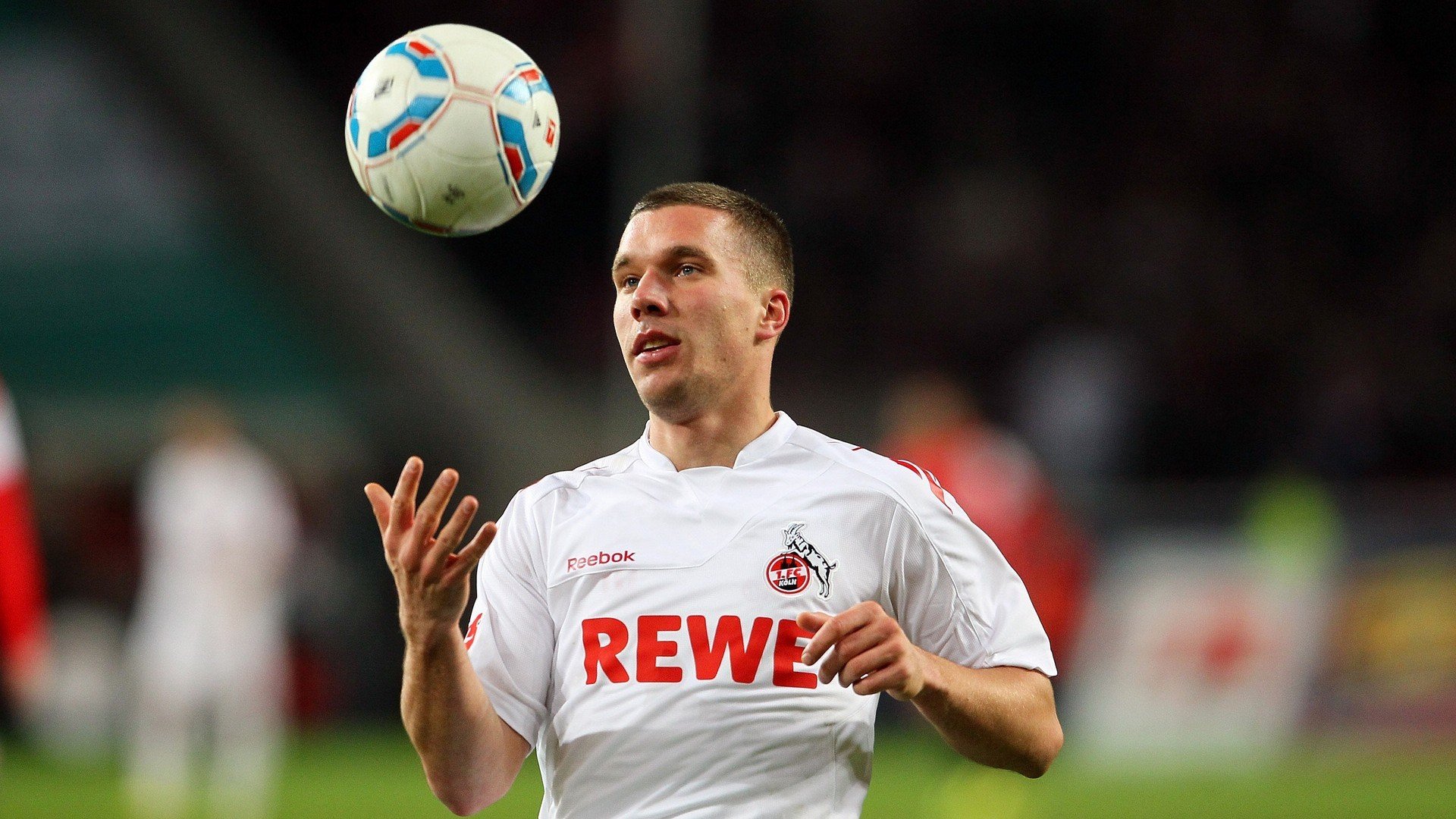 足球后卫训练课程系统化重构，足球后卫技术特点